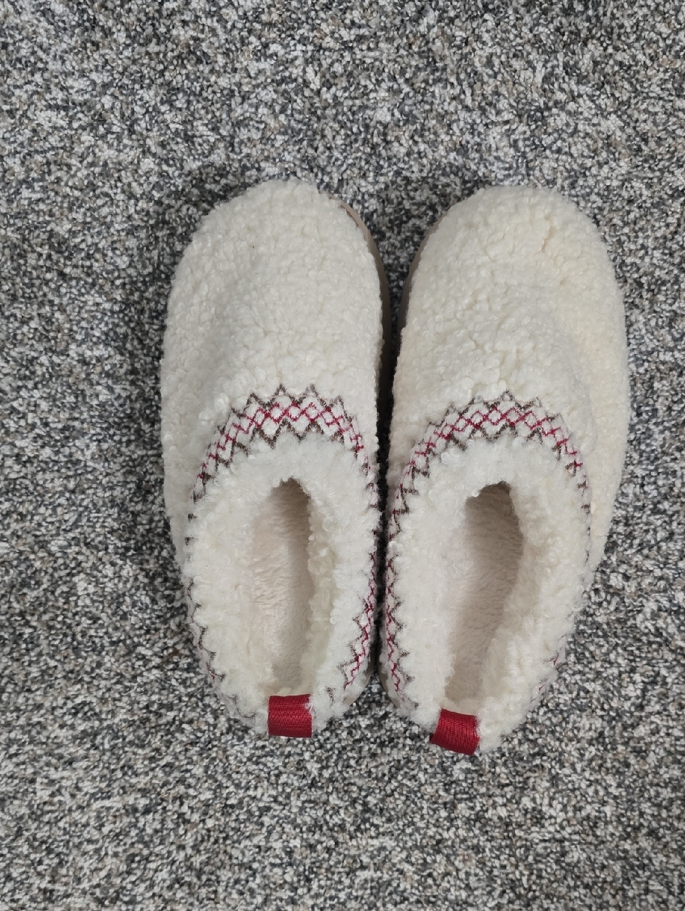 Amazon Cream Sherpa Platform Slip-On Slippers with Red Accents